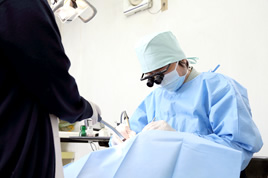 人工歯根の埋め込み手術